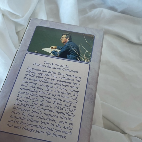 Precious Moments “A Universal Love” - Picture 4 of 7